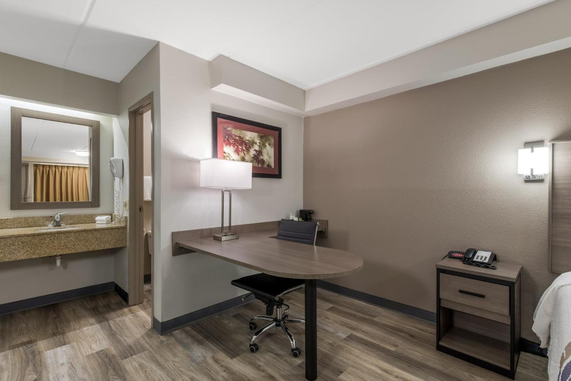 Red Roof Inn Хикори Экстерьер фото