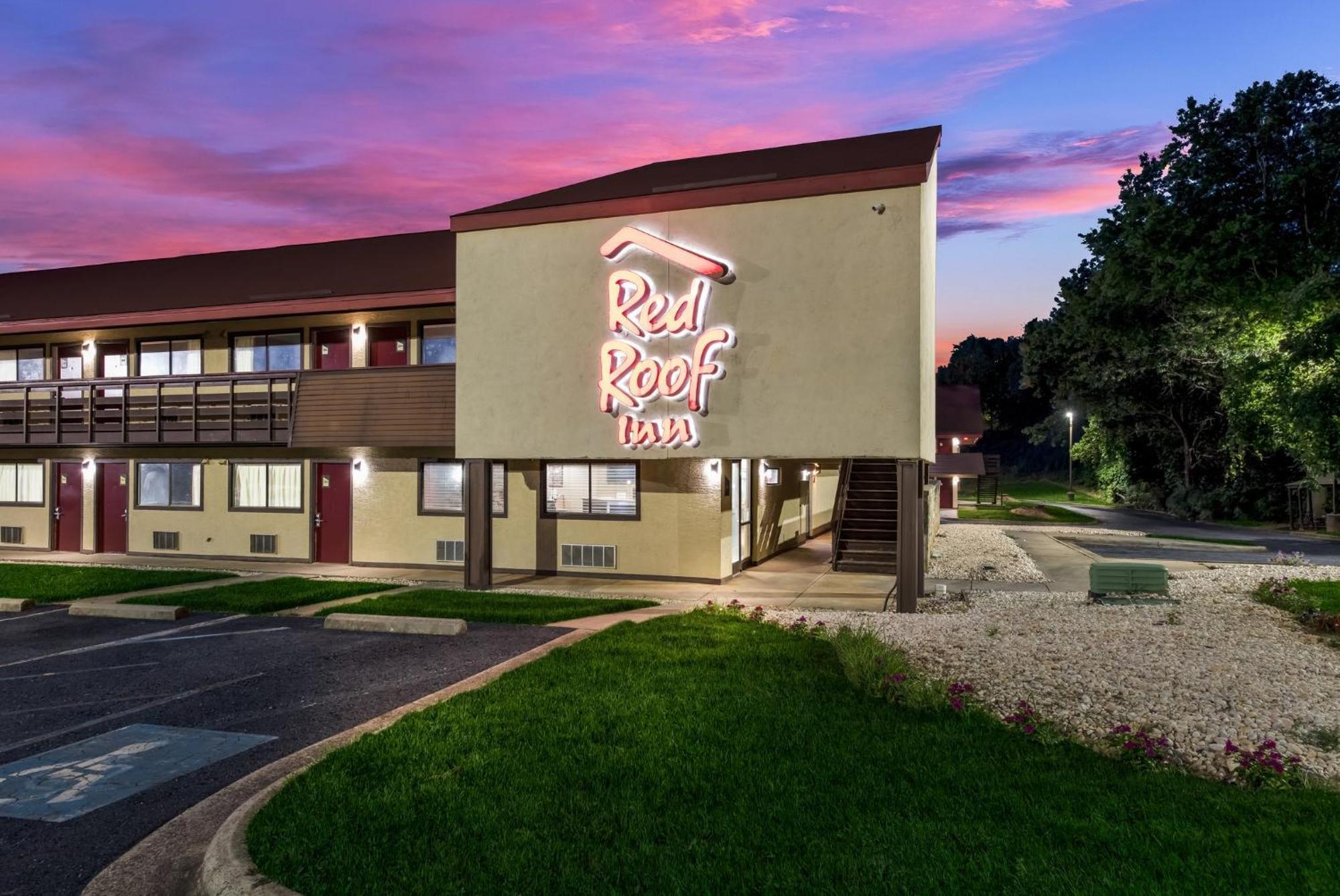 Red Roof Inn Хикори Экстерьер фото